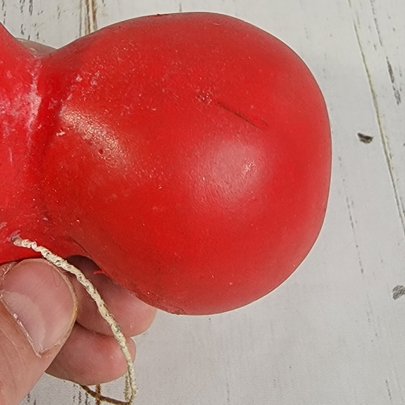 Vintage Red Rubber Clown Gag Nose Sqeeks when Squeezed Horror Killer Clown - Picture 10 of 15